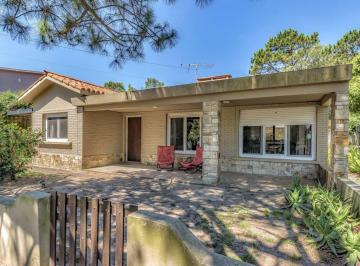 Casa · 119m² · 4 Ambientes · 2 Cocheras · Se Vende Casa a 1 Cuadra del Mar Playa Grande