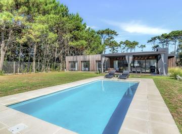 Casa · 132m² · 4 Ambientes · 2 Cocheras · Casa Alquiler Invernal Barrio Privado San Rafael