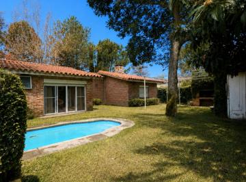 Casa · 164m² · 6 Ambientes · 1 Cochera · Venta Casa 4 Dorm. 2 Baños, Piscina y Garaje