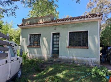 Casa · 96m² · 3 Ambientes · 1 Cochera · Venta de Casa con Gran Terreno en Pajas Blancas