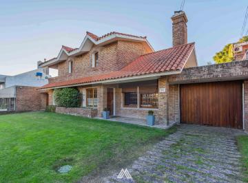 Casa · 264m² · 8 Ambientes · 1 Cochera · Venta Casa Punta Gorda 4 Dorm. + Servicio