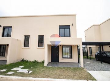 Casa · 105m² · 4 Ambientes · 2 Cocheras · Venta Casa 3 Dorm. en Solymar
