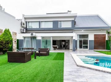 Casa · 430m² · 8 Ambientes · 2 Cocheras · Venta Casa de 8 Amb Pileta Climatizada Devoto
