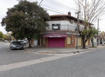 Casa · 367m² · 8 Ambientes · 1 Cochera · Venta 3 PH + 2 Locales Ideal Para Inversion