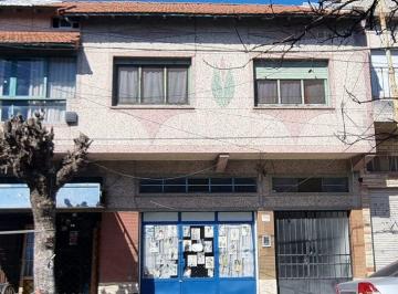 Casa · 192m² · 4 Ambientes · 1 Cochera · Venta Casa 4 Amb con 2 Locales Palomar Apto Credit