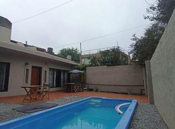 Casa · 59m² · 2 Ambientes · 1 Cochera · Casa/ph 2 Amb Venta Munro Jardin Pileta Cochera