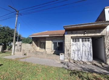 Casa · 126m² · 4 Ambientes · 1 Cochera · Casa en Venta en Pehuajo