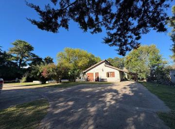 Quinta vacacional · 259m² · 7 Dormitorios · Casa Quinta en Venta en Los Toldos