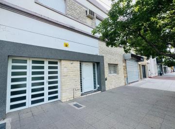 Casa · 235m² · 8 Ambientes · 1 Cochera · Casa en Venta en Pergamino