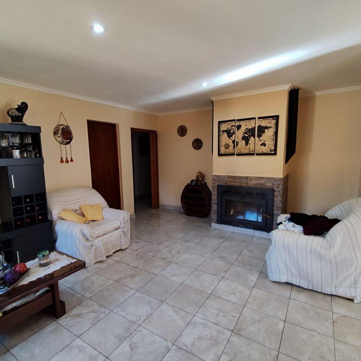 Moderna casa 4 amb con quincho y gran parque