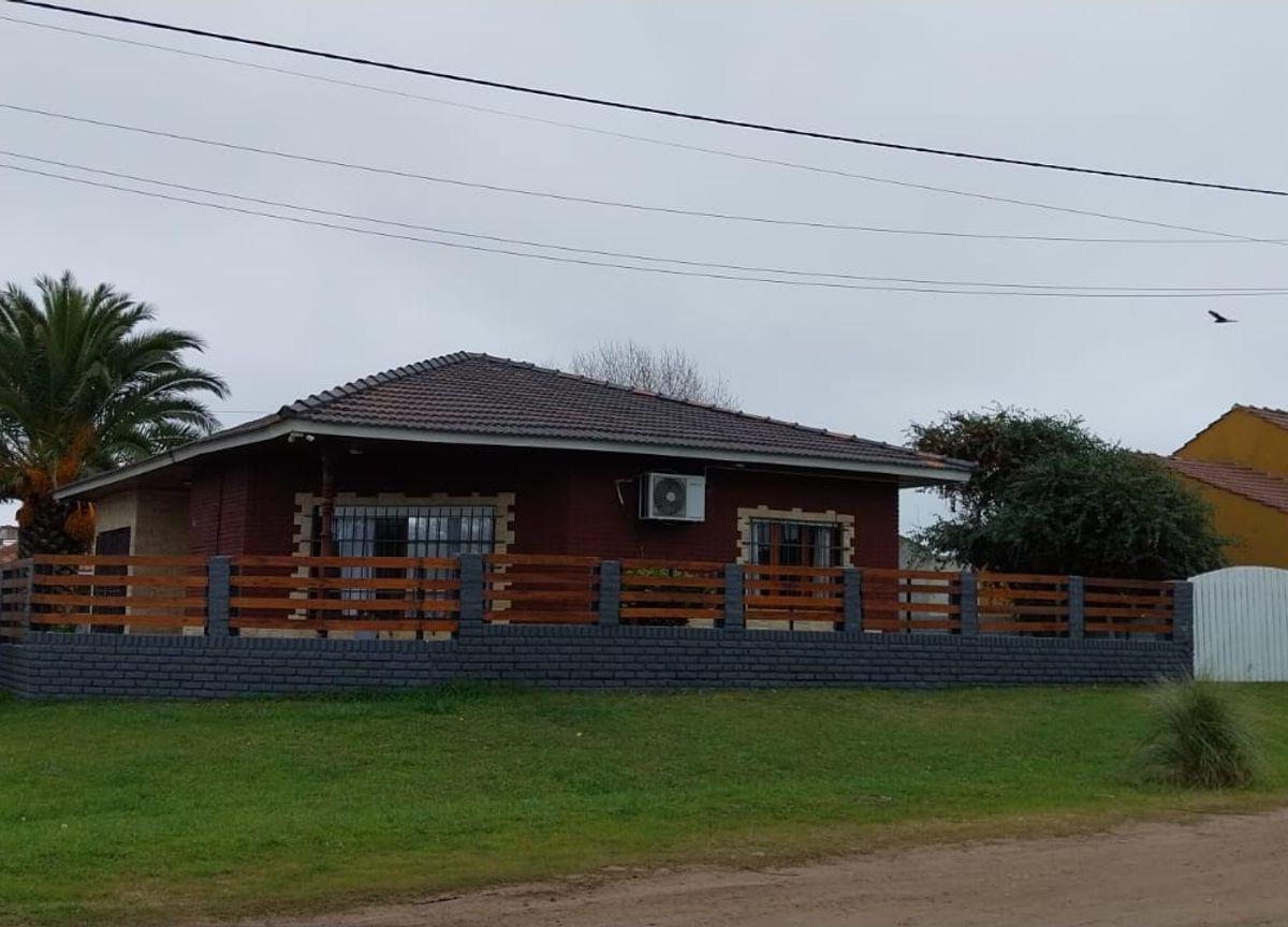 Casa amplia con parque en Barrio San Jacinto, 548m²