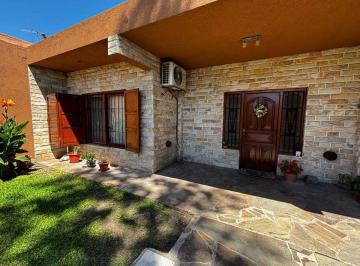 Casa · 100m² · 3 Ambientes · 2 Cocheras · Venta Casa 3 Amb Lote Propio y Terraza San Miguel
