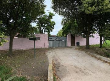 Casa · 107m² · 3 Ambientes · 1 Cochera · Venta Casa Quinta 4 Amb Gran Lote Oportunidad