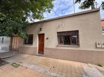 Casa · 81m² · 3 Ambientes · 1 Cochera · Oportunidad de Inversion en Venado Tuerto