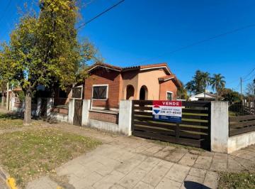 Casa · 142m² · 4 Ambientes · 1 Cochera · Venta de Casa 3 Dorm. San Nicolas de Los Arr