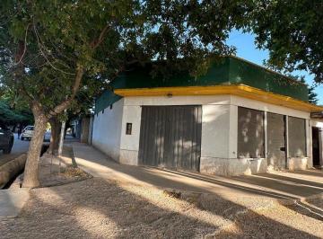 Local comercial · 96m² · 1 Cochera · Salón Comercial Esquina Estratégica de Agrelo