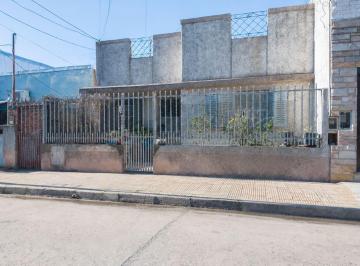 Casa · 120m² · 4 Ambientes · Venta Casa 4 Amb a Refaccionar en Sarandi