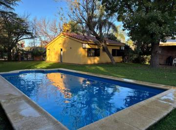 Casa · 85m² · 4 Ambientes · Alquiler Temp Casa en Funes 2 Dorm. y Pileta
