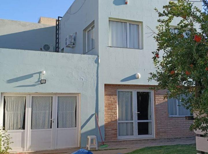 Casa · 313m² · 8 Ambientes · 1 Cochera