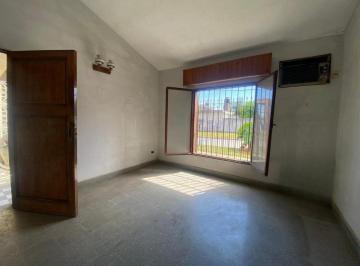Casa · 93m² · 4 Ambientes · 1 Cochera · Venta Casa 4 Amb - Villa Tesei (Oportunidad)
