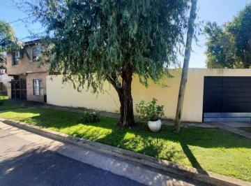 Casa · 90m² · 4 Ambientes · 2 Cocheras · Venta Casa 4 Amb Quincho Parrilla Jardín Jacuzzi