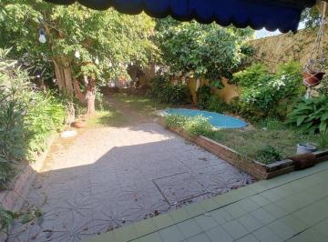 Casa · 180m² · 4 Ambientes · 2 Cocheras · Venta Casa 4 Ambientes, San Martin, Apto Credito!