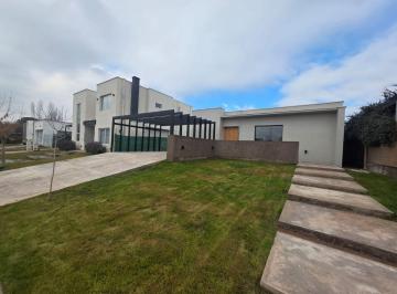 Casa de 1 ambiente, Carrodilla · Capital Prop Vende! (Md) Hermosa Casa, B° Tierras Altas. Lujan de Cuyo.