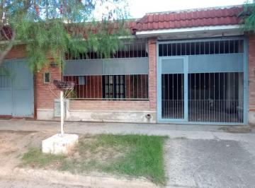 Casa · 145m² · 5 Ambientes · 1 Cochera · Casa en Calle Estrada Barrio Reconqista