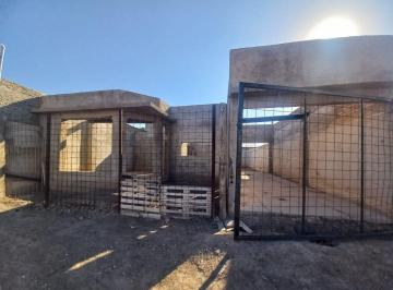 Casa · 125m² · 3 Ambientes · 1 Cochera · Remax Vende Terreno con Propiedad en Obra Gruesa