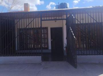 Casa · 83m² · 7 Ambientes · 1 Cochera · Casa 3 Dor + Quincho, B° Santo Domingo, Agrelo