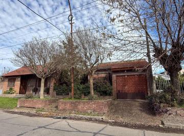 Casa · 127m² · 3 Ambientes · 1 Cochera · Casa 2 Dorm. en Venta en La Plata