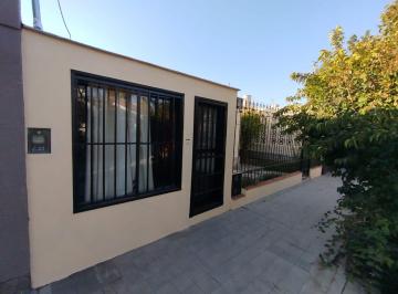 Casa · 90m² · 5 Ambientes · Hermosa Casa 3 Dorm en B° Cementista, Apta Credito