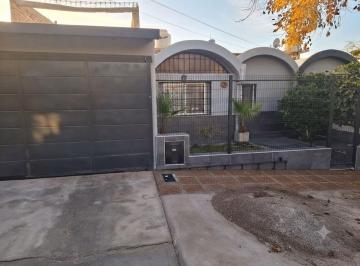 Casa · 103m² · 2 Ambientes · 1 Cochera · Venta Casa 2 Dorm. Cochera Apta Crédito Godoy Cruz