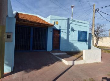 Casa · 80m² · 4 Ambientes · 1 Cochera · Casa 3 Dorm. a 2 Cuadras del Shopping, Sl