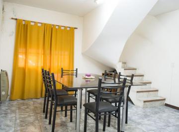 Casa · 90m² · 4 Ambientes · 1 Cochera · Casa 4 Ambientes Venta Avellaneda