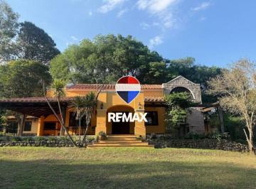Casa · 252m² · 6 Ambientes · 2 Cocheras · Venta Exc Casa en Vaqueros, Pileta, Quincho y Jard