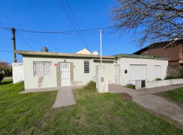 Casa · 117m² · 5 Ambientes · Venta Casa 3 Amb + Casa 2 Amb Los Pinares en Block
