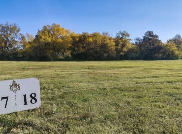 Terreno · 1878m² · Lote 17 de 1.878 m² en Venta en Village & Golf