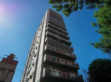 Departamento · 35m² · 2 Ambientes · 1 Cochera · 2 Ambientes V. Urquiza. Luminoso, con Cochera.