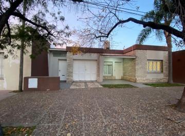 Casa · 187m² · 6 Ambientes · 1 Cochera · En Venta Casa 2 Habitaciones Barrio Consolata