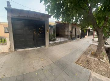 Casa · 93m² · 4 Ambientes · 2 Cocheras · Casa Venta Barrio Tamarindo 2, 3 Dorm.