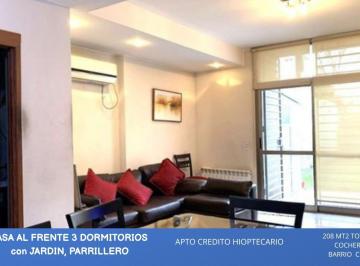 Casa · 104m² · 5 Ambientes · 1 Cochera · Casa 3 Dorm. con Jardín y Parrillero – Cura