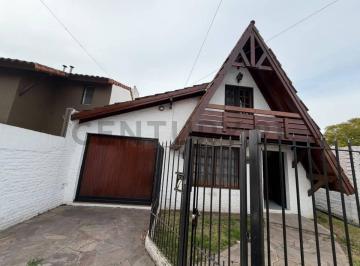 Casa · 80m² · 4 Ambientes · 1 Cochera · Venta Casa 4 Ambientes con Pileta en Bella Vista Apto Credito