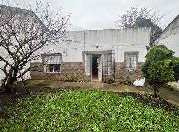 Casa · 100m² · 3 Ambientes · 2 Cocheras · Latorre Prop. Vende Casa 3 Amb con Parque