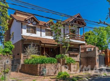 Casa · 377m² · 6 Ambientes · 1 Cochera · Casa 5 Amb en Venta San Isidro C/ Jardín y Pileta