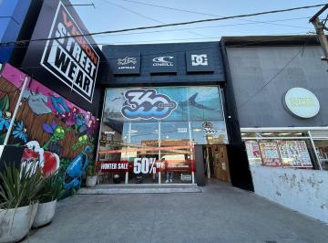 Local comercial · 300m² · Venta Local Importante en Camino Centenario E/ 503 y 504 La Plata