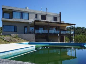 Casa · 1255m² · 7 Ambientes · 2 Cocheras · Casa en Venta - Potrero de Garay