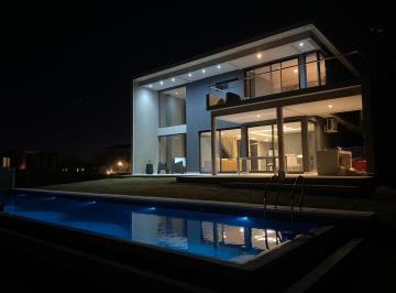 Casa de 7 ambientes, Escobar · Casa Isla I Temporada