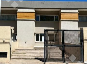 PH · 187m² · 3 Ambientes · 1 Cochera · PH en Rincón Lindo