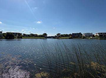 Terreno · 944m² · Venta| Lote Al Agua 944 m² Vista Abierta Al Lago| Vistas Puertos